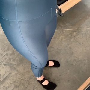 Sweaty Betty Turquoise shiny 7/8 leggings
